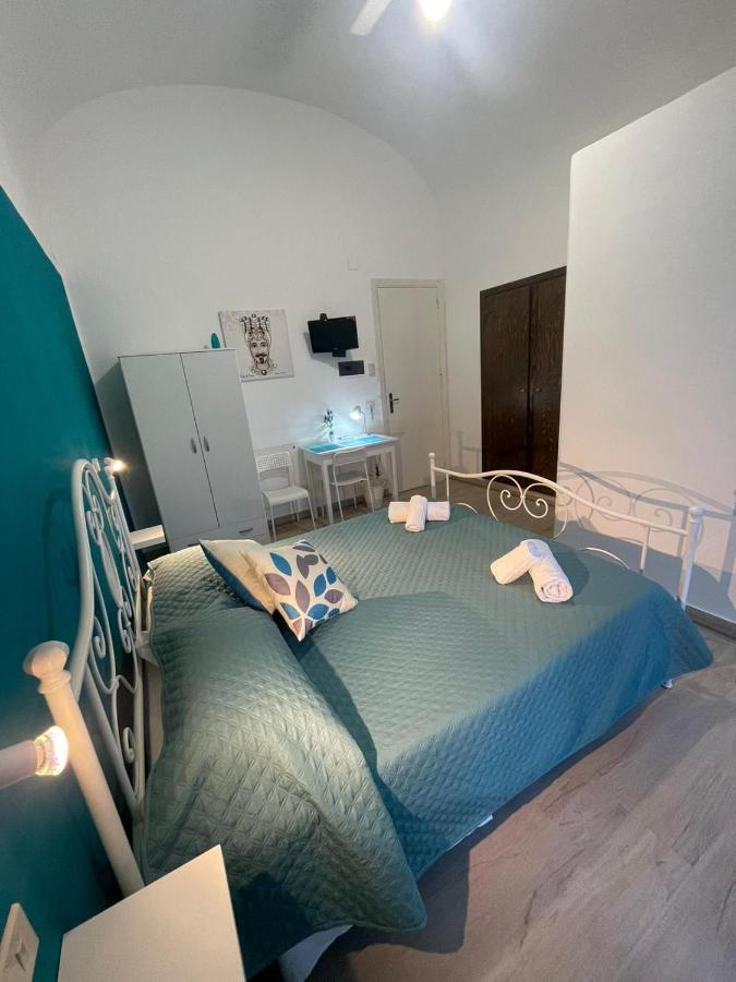 Maqueda Rooms Палермо Экстерьер фото